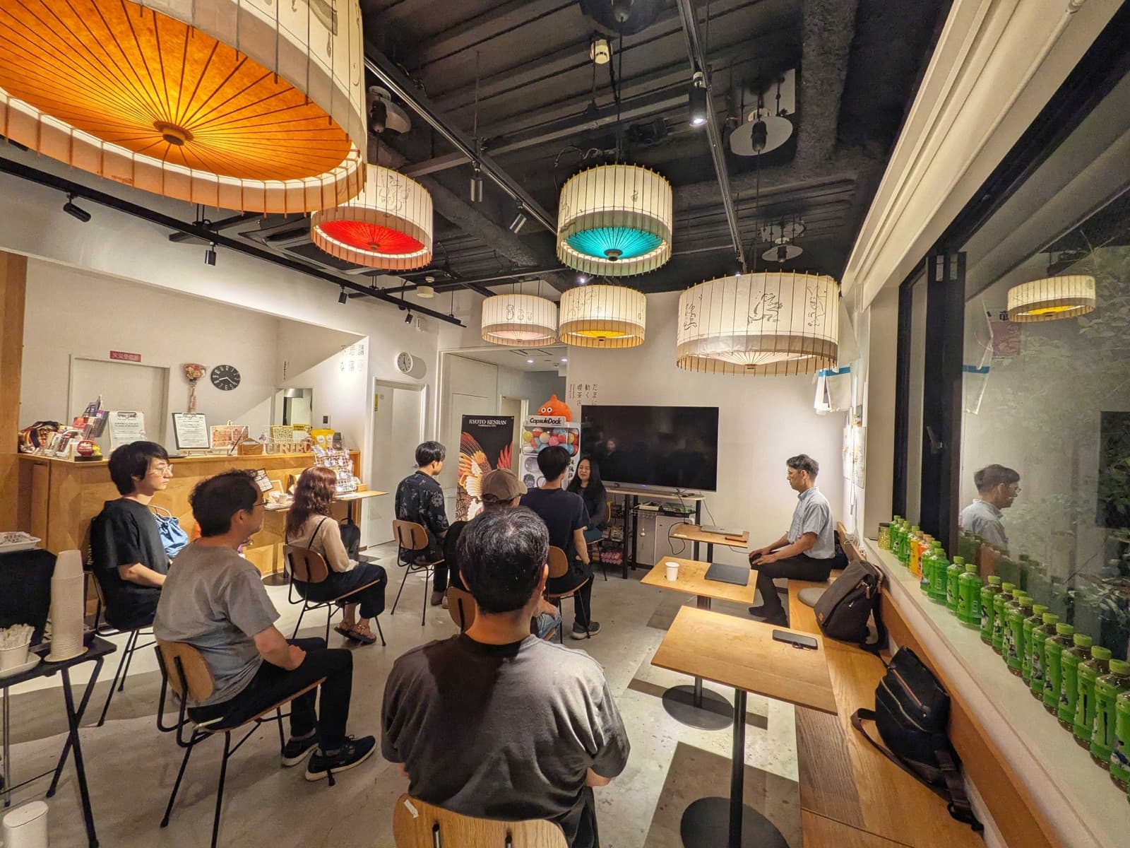 Participants learning about real quantum computers at Fushigi na Yado in Kyoto